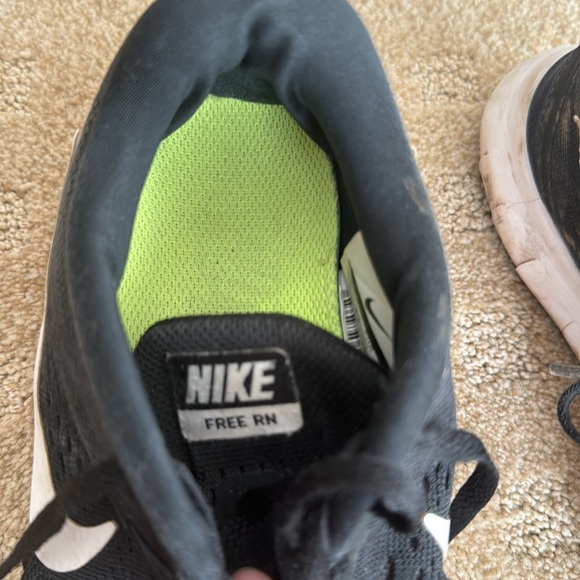 Nike Free RN sneakers. Black and white, size 7 - Picture 7 of 7